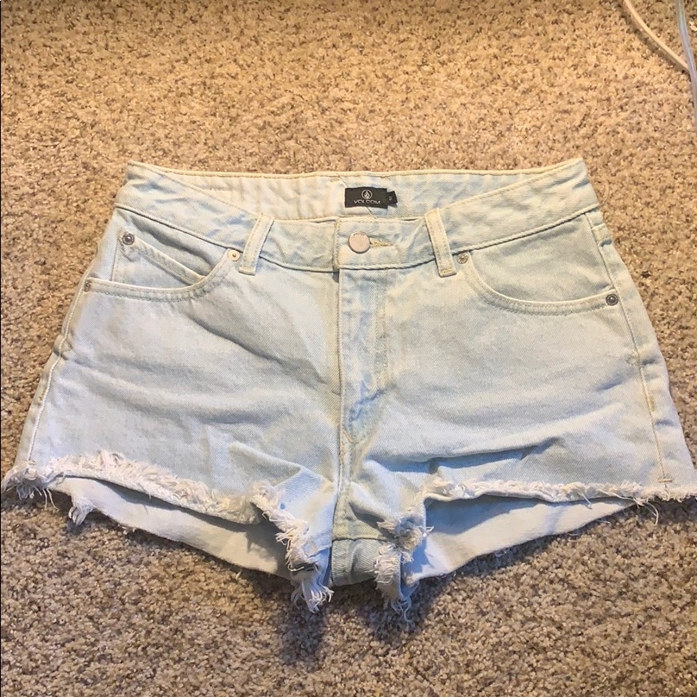 Volcom mid rise shorts